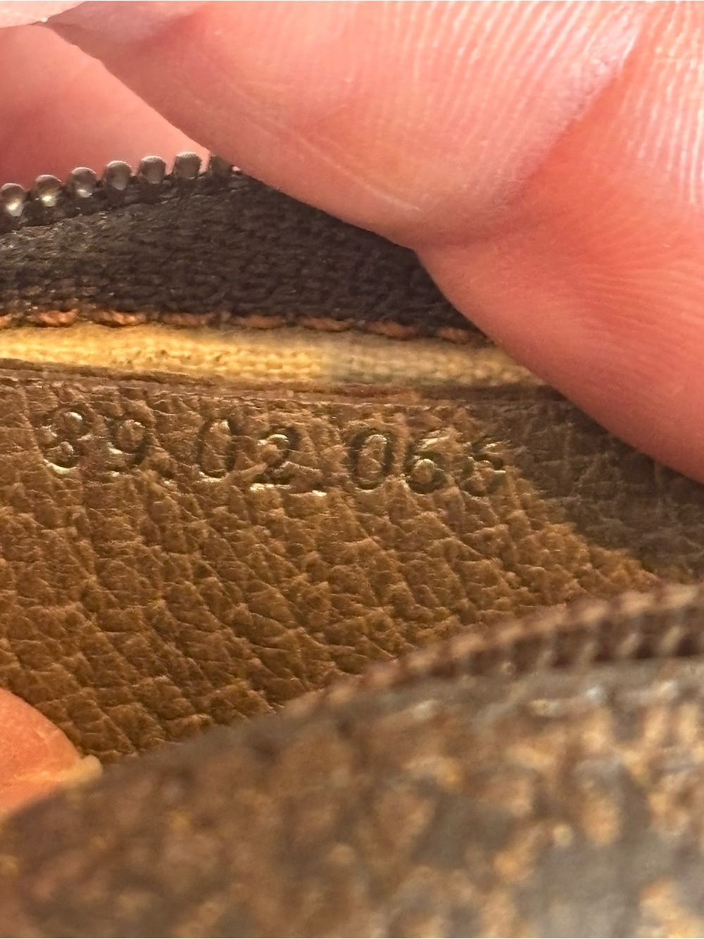 Gucci Beige/Brown Monogram Crossbody with Green-Red Web - Picture 5 of 16